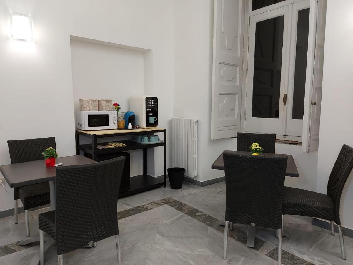 Bed and Breakfast Le Ginestre In Centro Salerno Zewnętrze zdjęcie