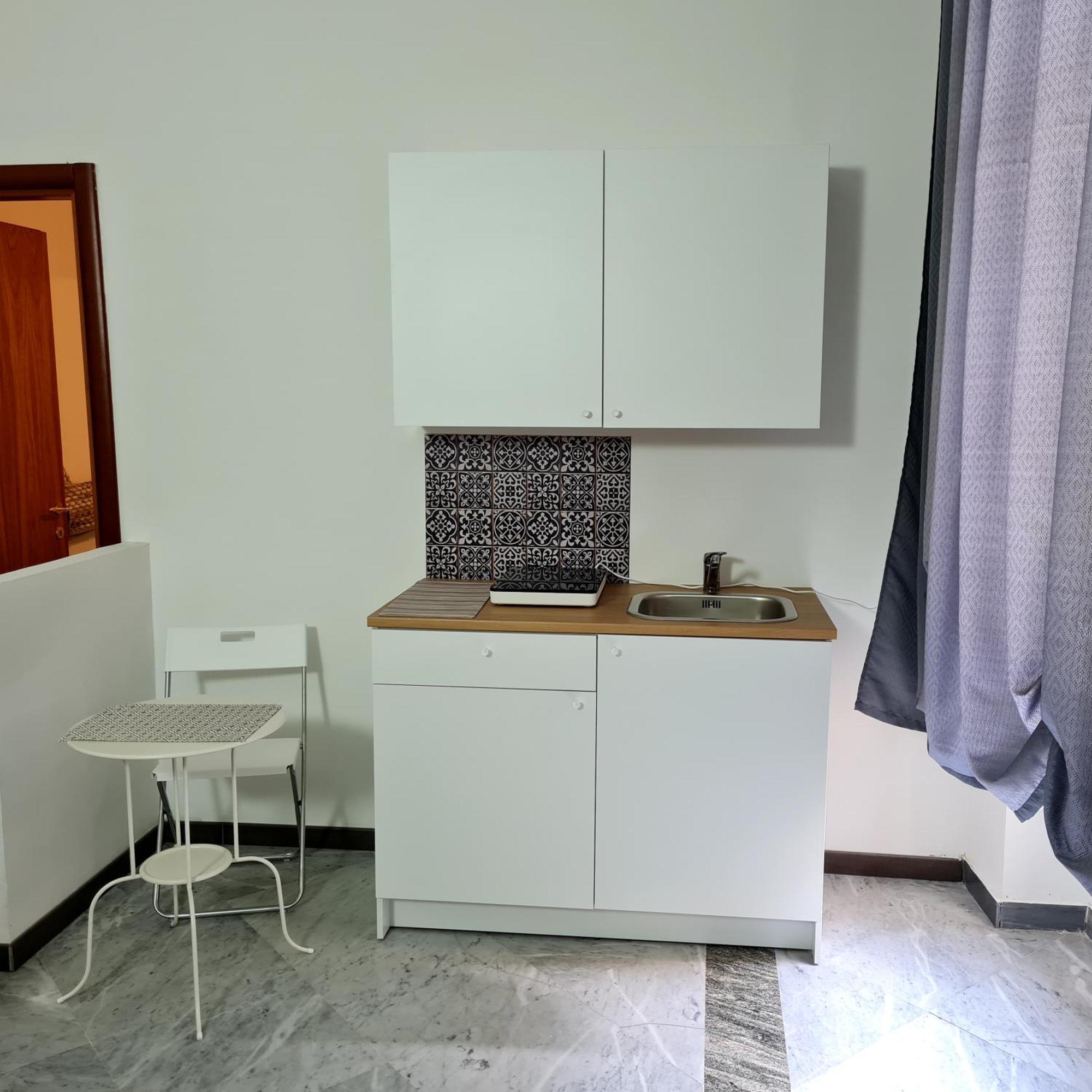 Bed and Breakfast Le Ginestre In Centro Salerno Pokój zdjęcie